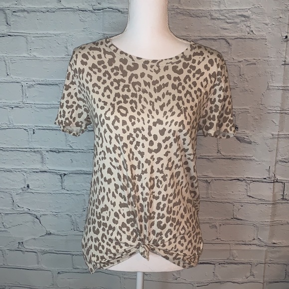 Lucky Brand Tops - 💕Lucky Brand animal print t shirt with front knot. Size M